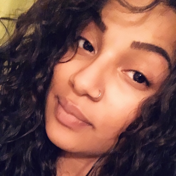 Meet your Posher, Beverly - Picture 1 of 1